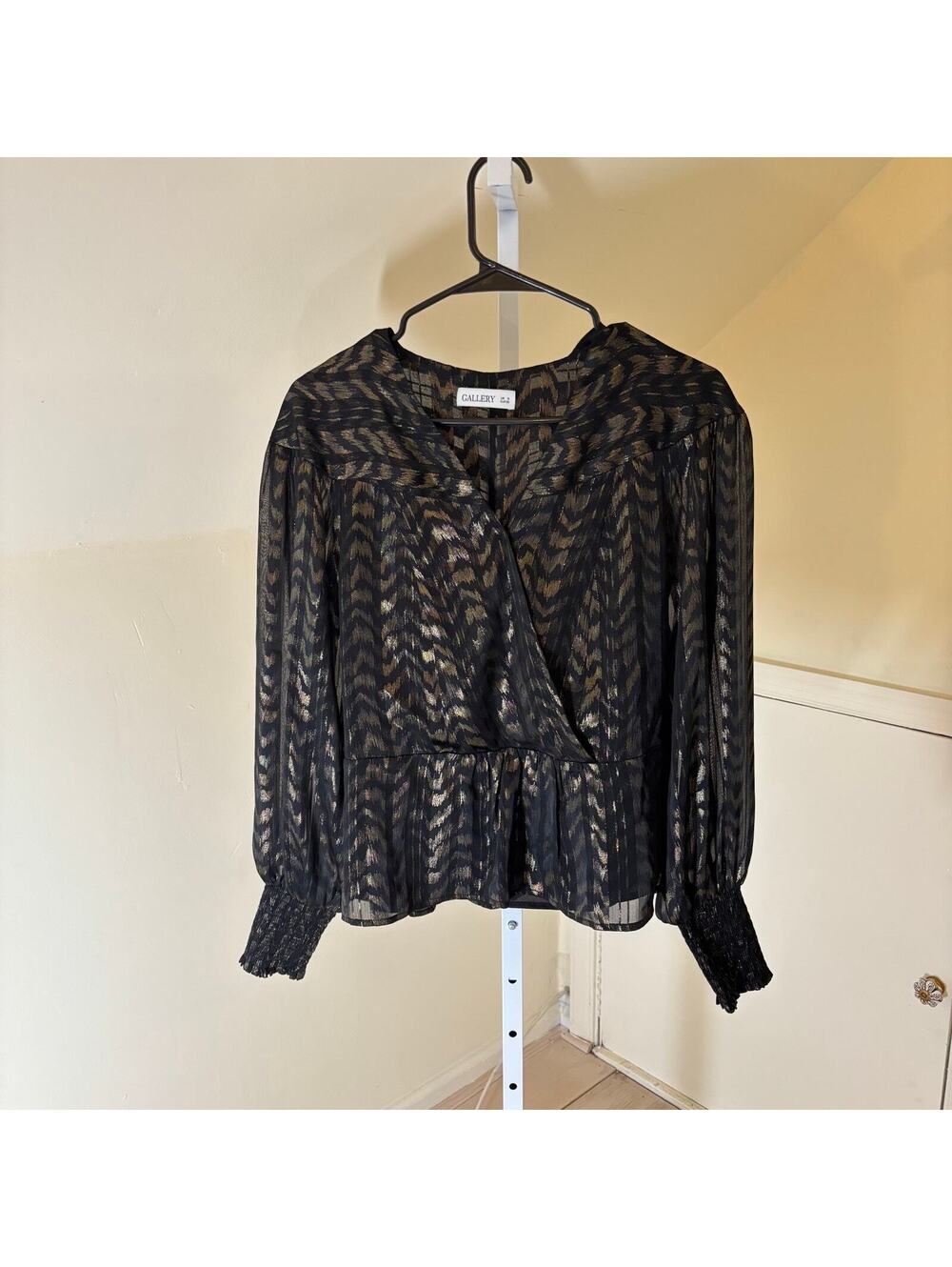 Gallery EUC Women's Surplice Ikat Black Gold Blouse Size 4 (UK 8)